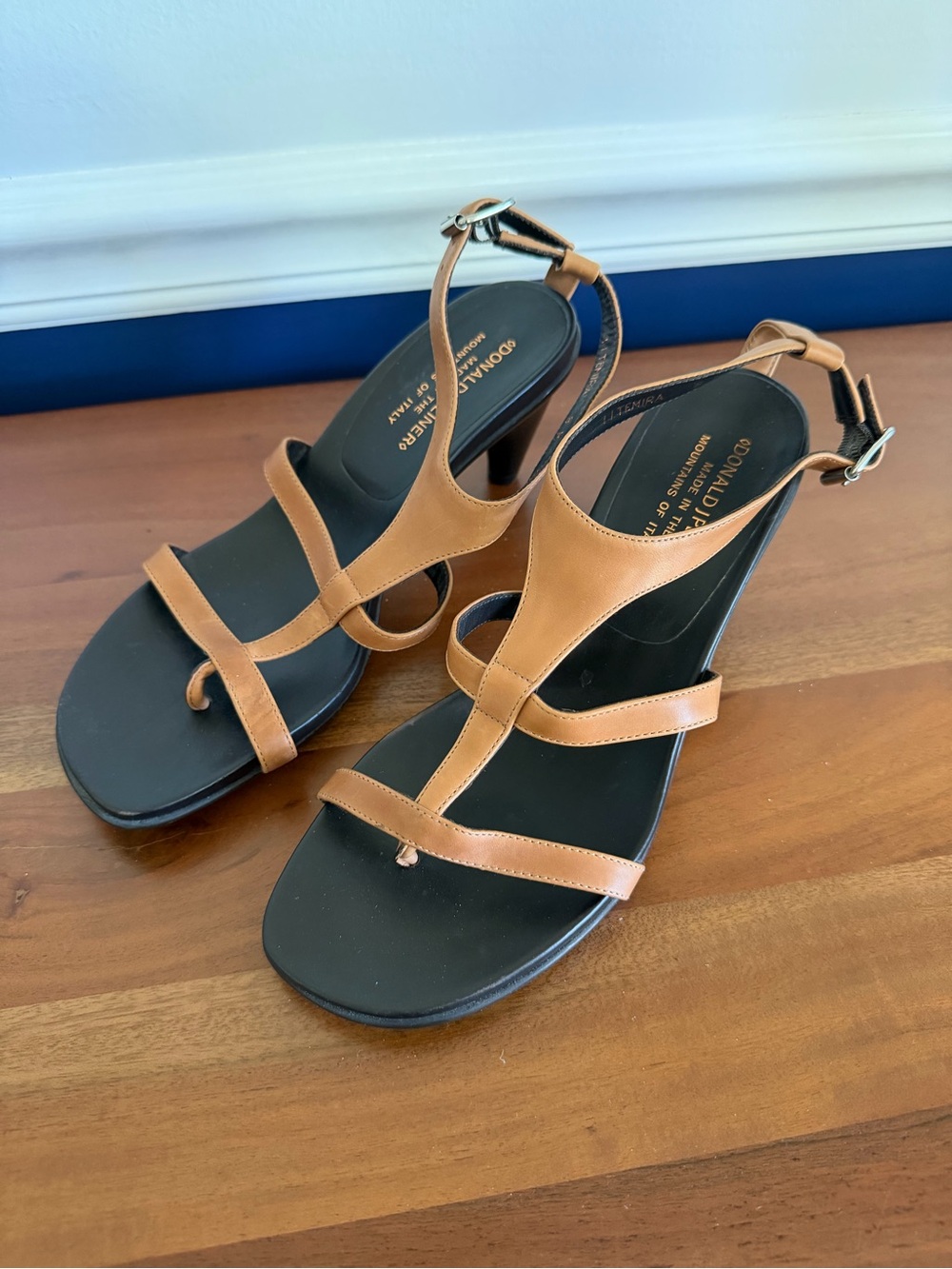 New Donald Pliner Temira T-Strap Thong Sandal High Heel Size 8 NWOB